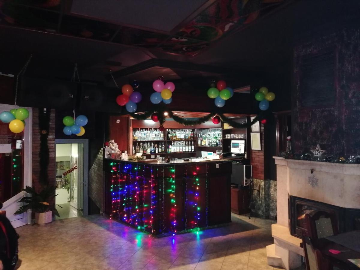 Discret Hotel & Restaurant Vladaya Ngoại thất bức ảnh