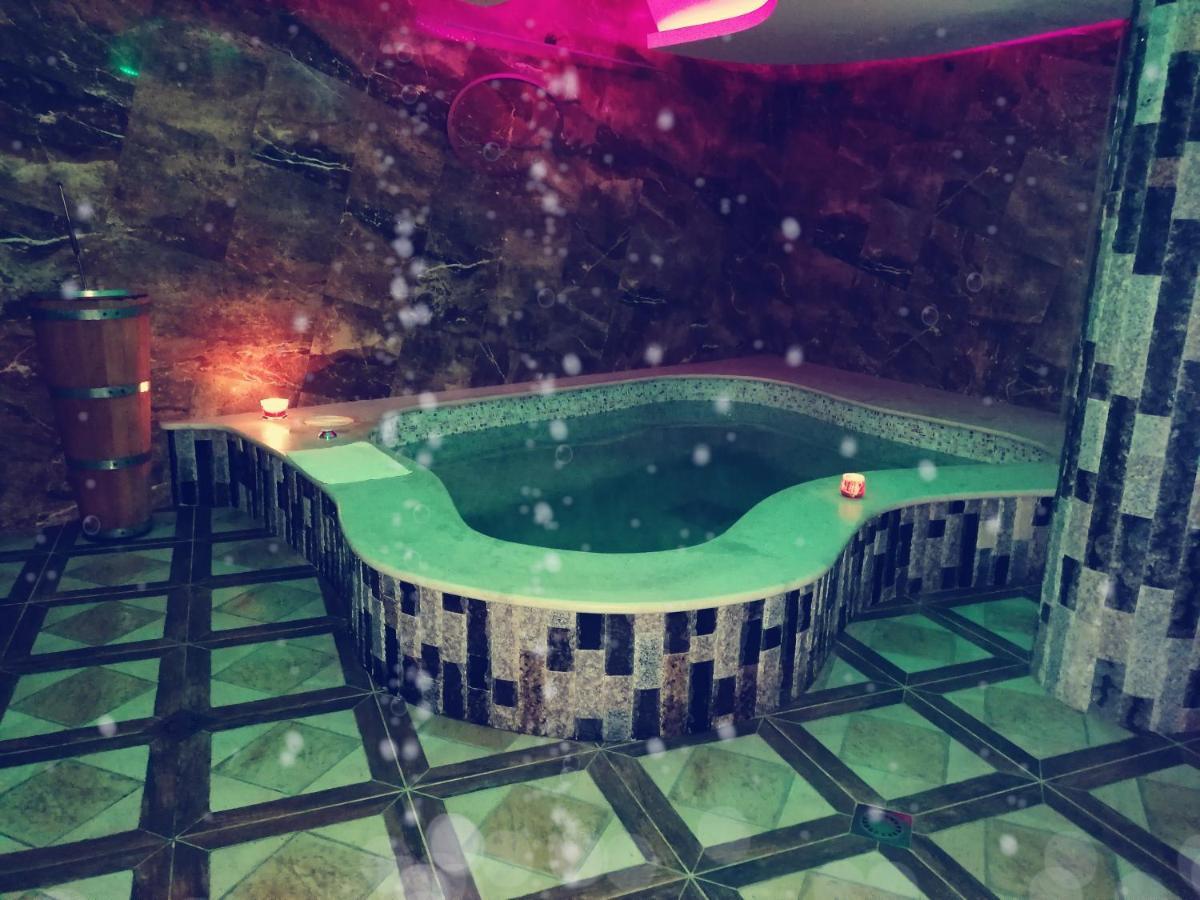 Discret Hotel & Restaurant Vladaya Ngoại thất bức ảnh