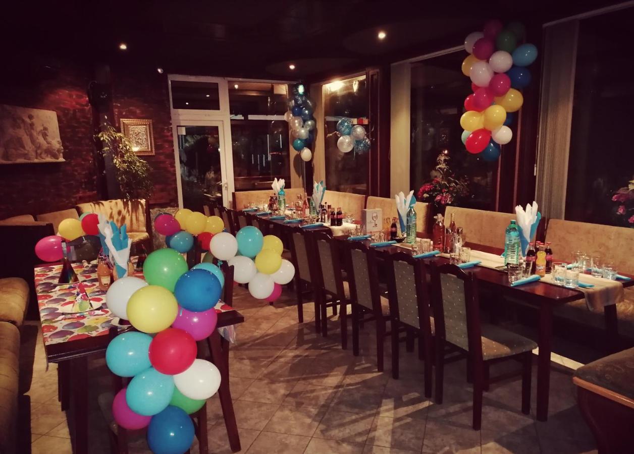 Discret Hotel & Restaurant Vladaya Ngoại thất bức ảnh